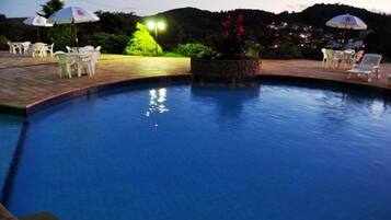 Piscina interna, piscina externa