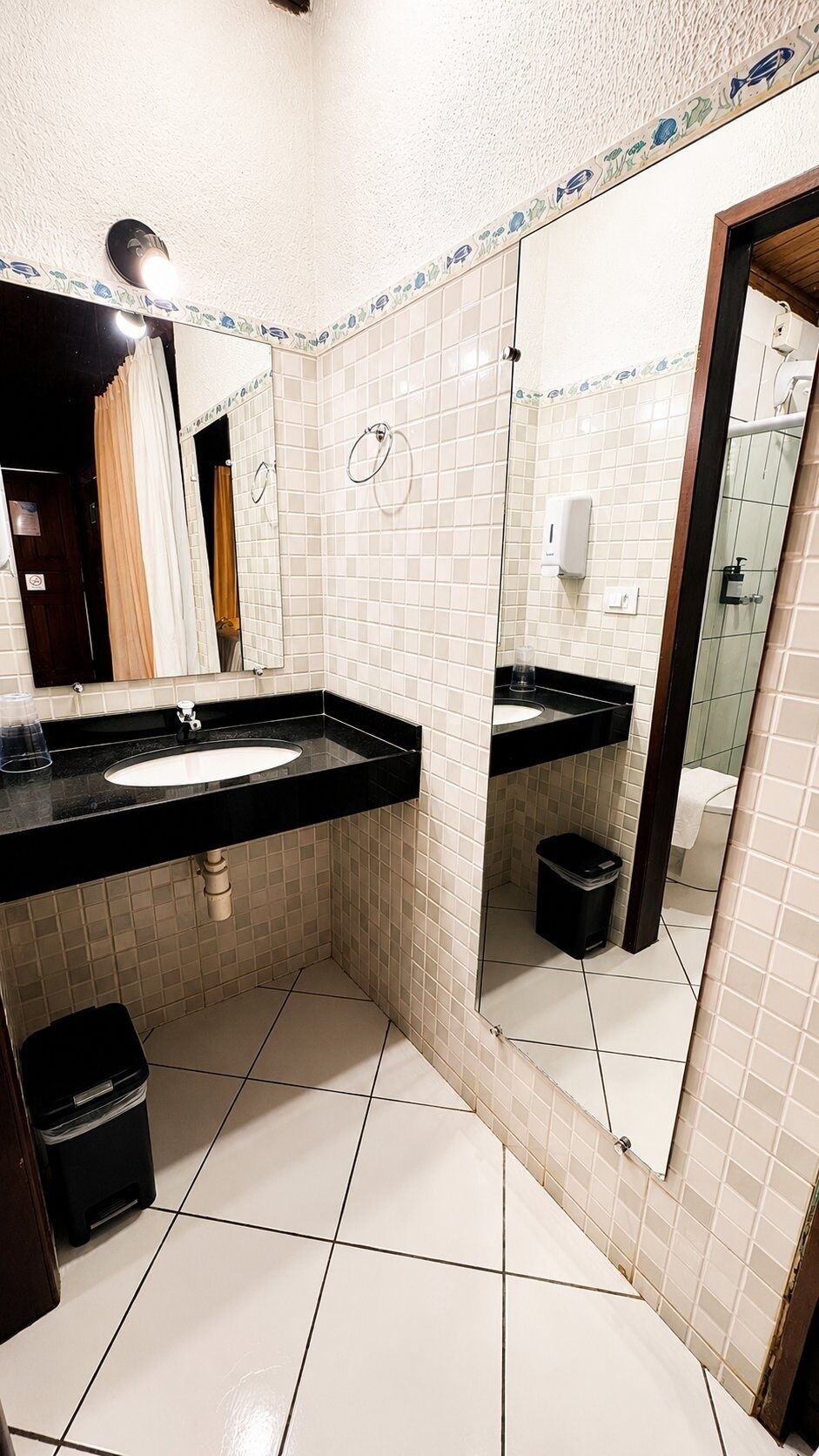 Shower, towels