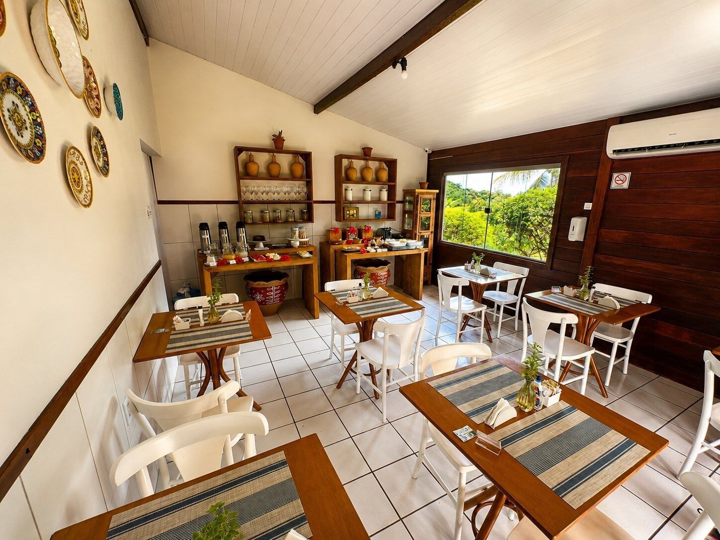Petit déjeuner buffet compris tous les jours