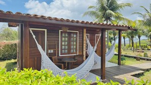 标准房 | 迷你吧、客房内保险箱、遮光窗帘、免费 WiFi