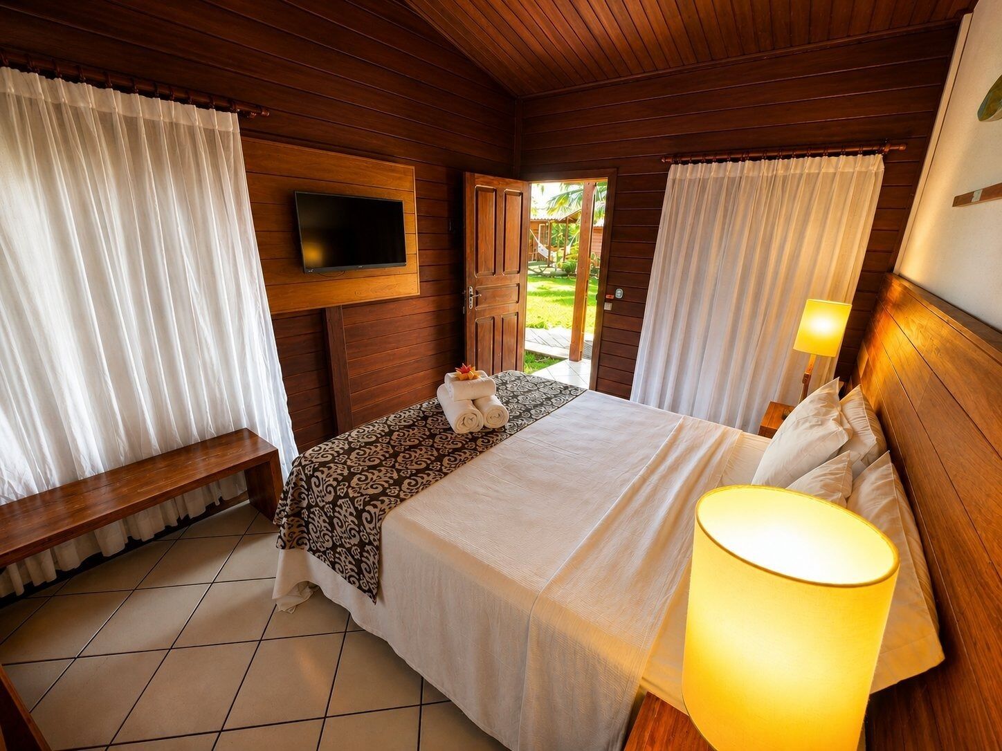 Quarto standard | Frigobar, cofres nos quartos, cortinas blackout, Wi-Fi de cortesia