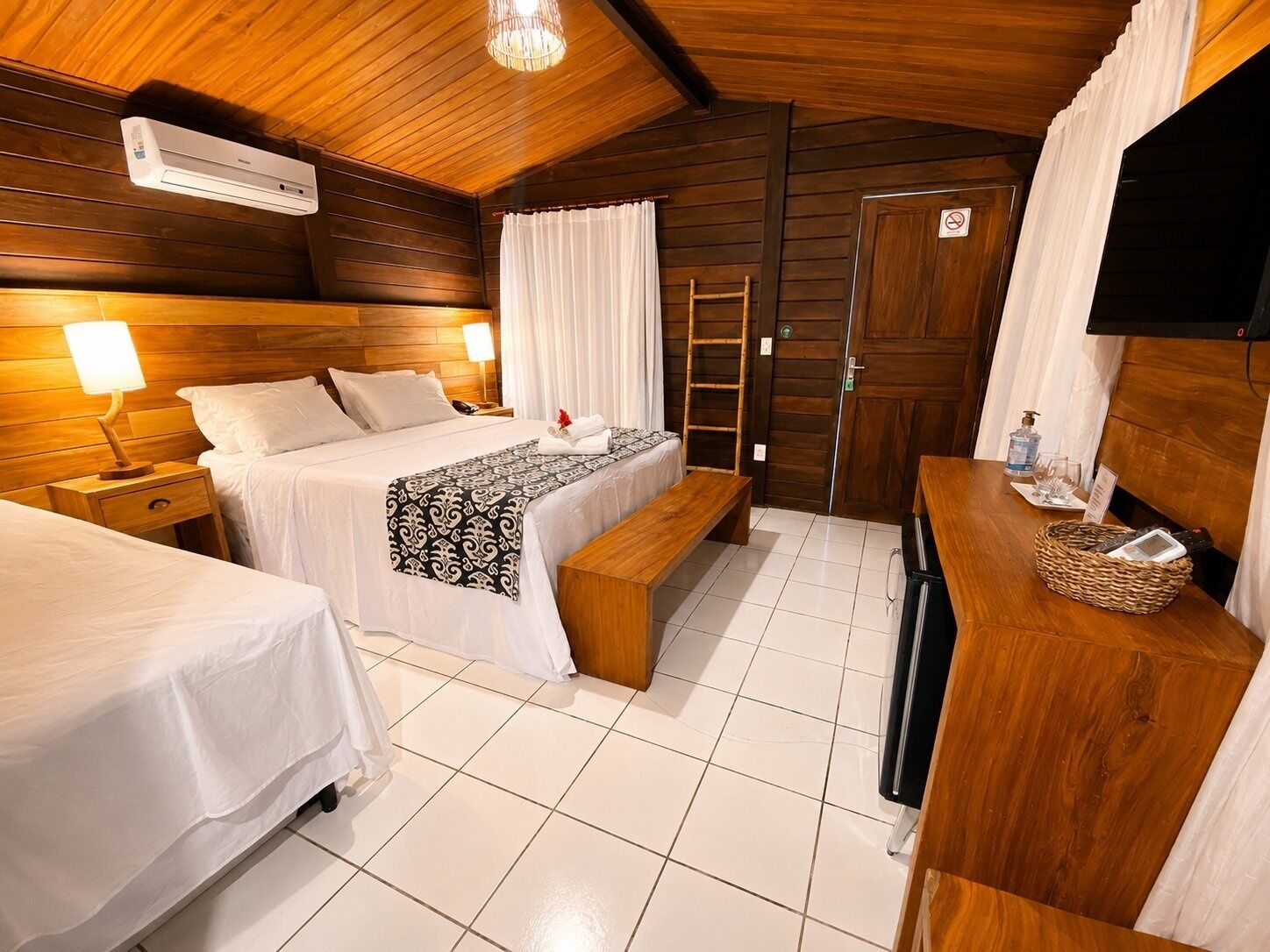Superior Room | Minibar, in-room safe, blackout drapes, free WiFi