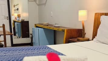 Habitación estándar doble | Minibar, cortinas opacas, wifi gratis y ropa de cama