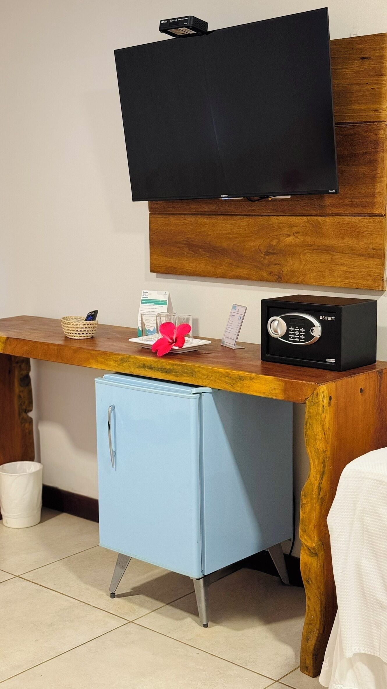 Een minibar, verduisterende gordijnen, gratis wifi, beddengoed