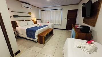 Minibar, cortinas blackout, wifi gratis y ropa de cama