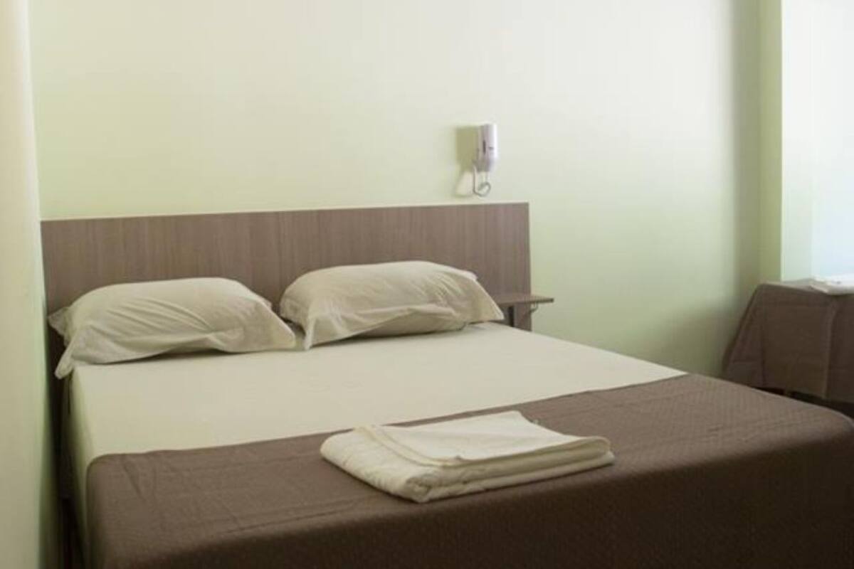 Minibar, free WiFi, bed sheets