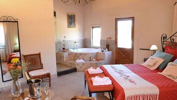 Suite | Premium bedding, individually decorated, individually furnished, desk