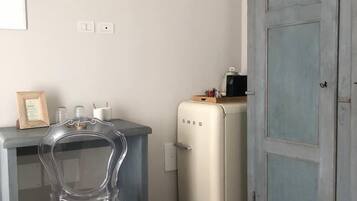 Camera Deluxe | Copriletto in piuma, tende oscuranti, Wi-Fi gratuito, lenzuola