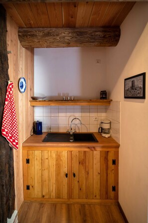 Fridge, microwave - Guest room in the Engelshof, 61224 - Guest room in the Engelshof, East Frisia, 28 sqm, (Moormerland)