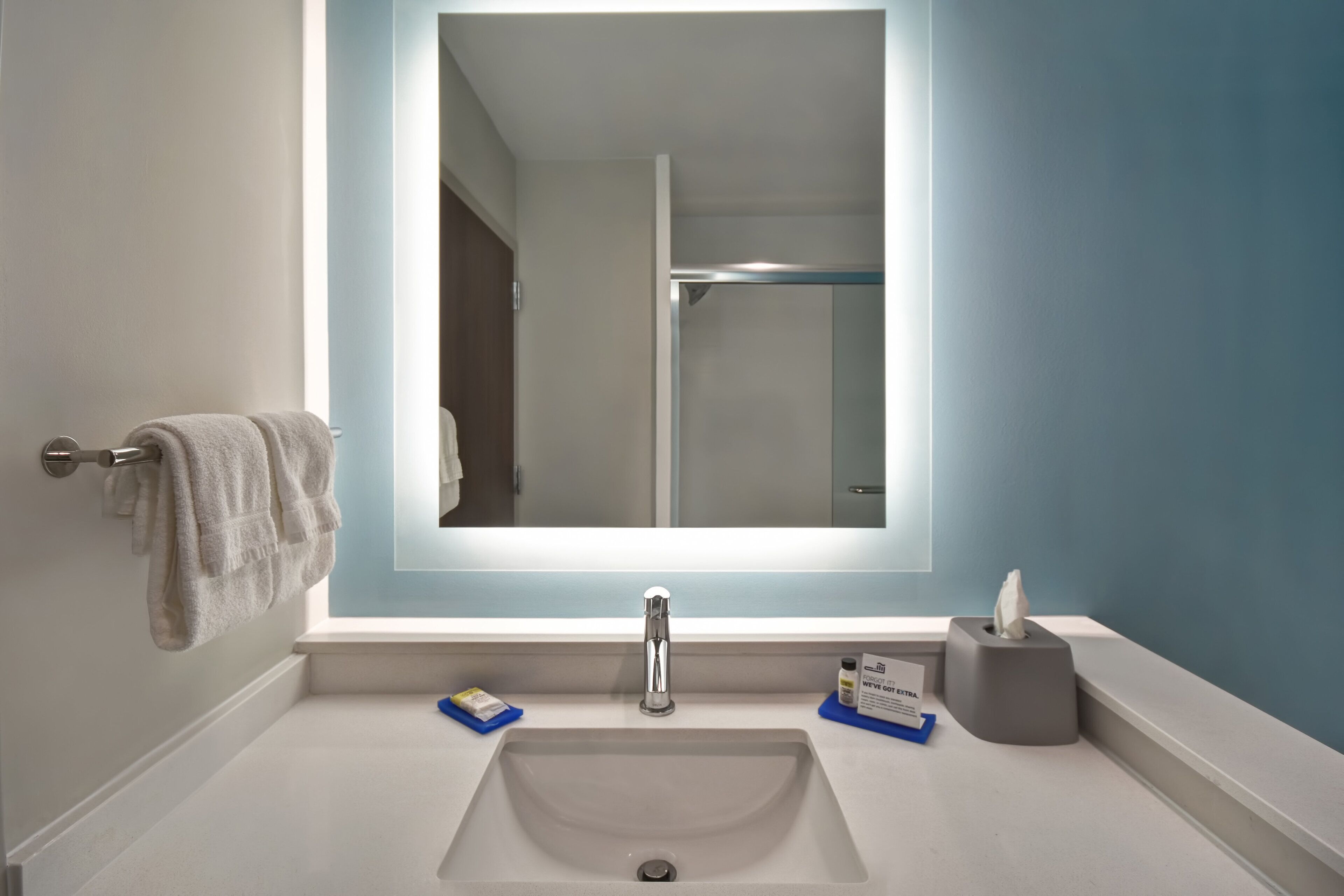 premium bedding, in-room safe, desk, laptop workspace