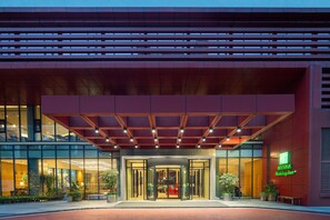 Exterior - Holiday Inn Chengdu Airport by IHG (Chengdu)