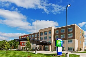 Exterior - Holiday Inn Express & Suites Parsons by IHG (Parsons)