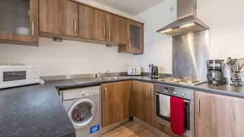 Apartment, 2 Bedrooms | Private kitchen
