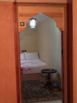 Quarto casal conforto | Cofres nos quartos, quartos à prova de som, Wi-Fi de cortesia