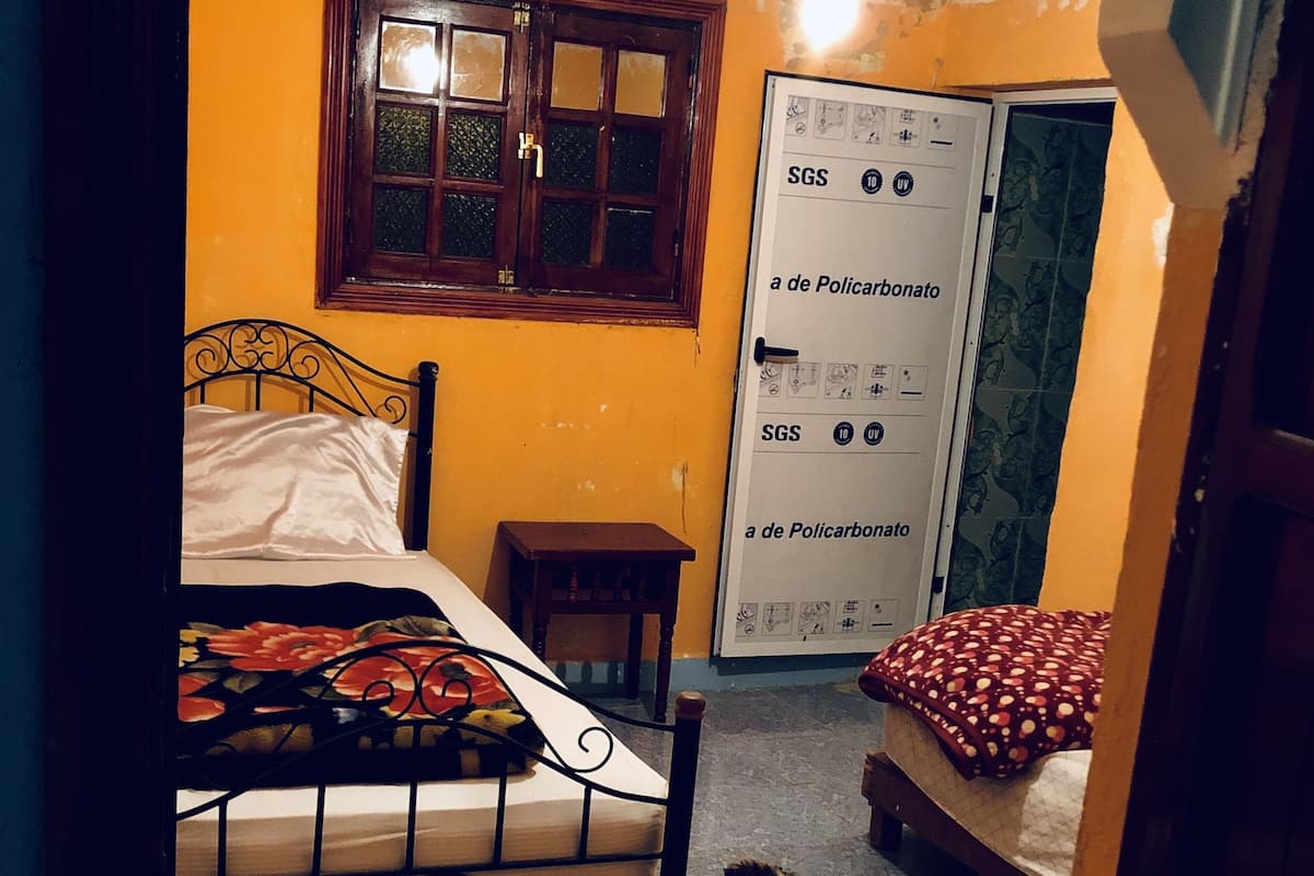 Caja de seguridad en la habitación, insonorización y wifi gratis