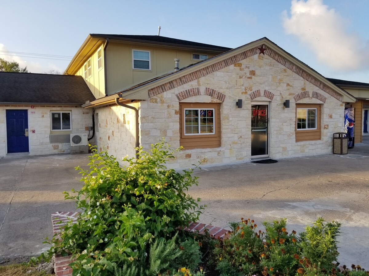 Lone Star Inn by FairBridge Reviews, Deals & Photos 2023 - Expedia