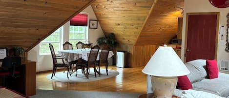 1 bedroom, desk, iron/ironing board, WiFi