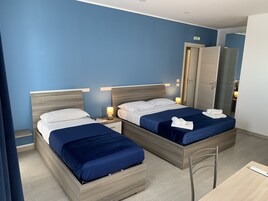 开间 (up to 3 people) | 遮光窗帘、免费 WiFi、床单、轮椅无障碍