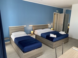 Studio (up to 3 people) | Rideaux dâobscurcissement, accĂšs au Wi-Fi (inclus), literie fournie