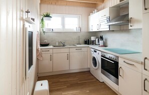 Kühlschrank, Mikrowelle, Herdplatte, Geschirrspüler