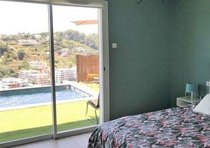 Classic Room | Individually decorated, individually furnished, blackout curtains - Twenty Rent (Cagnes-sur-Mer)