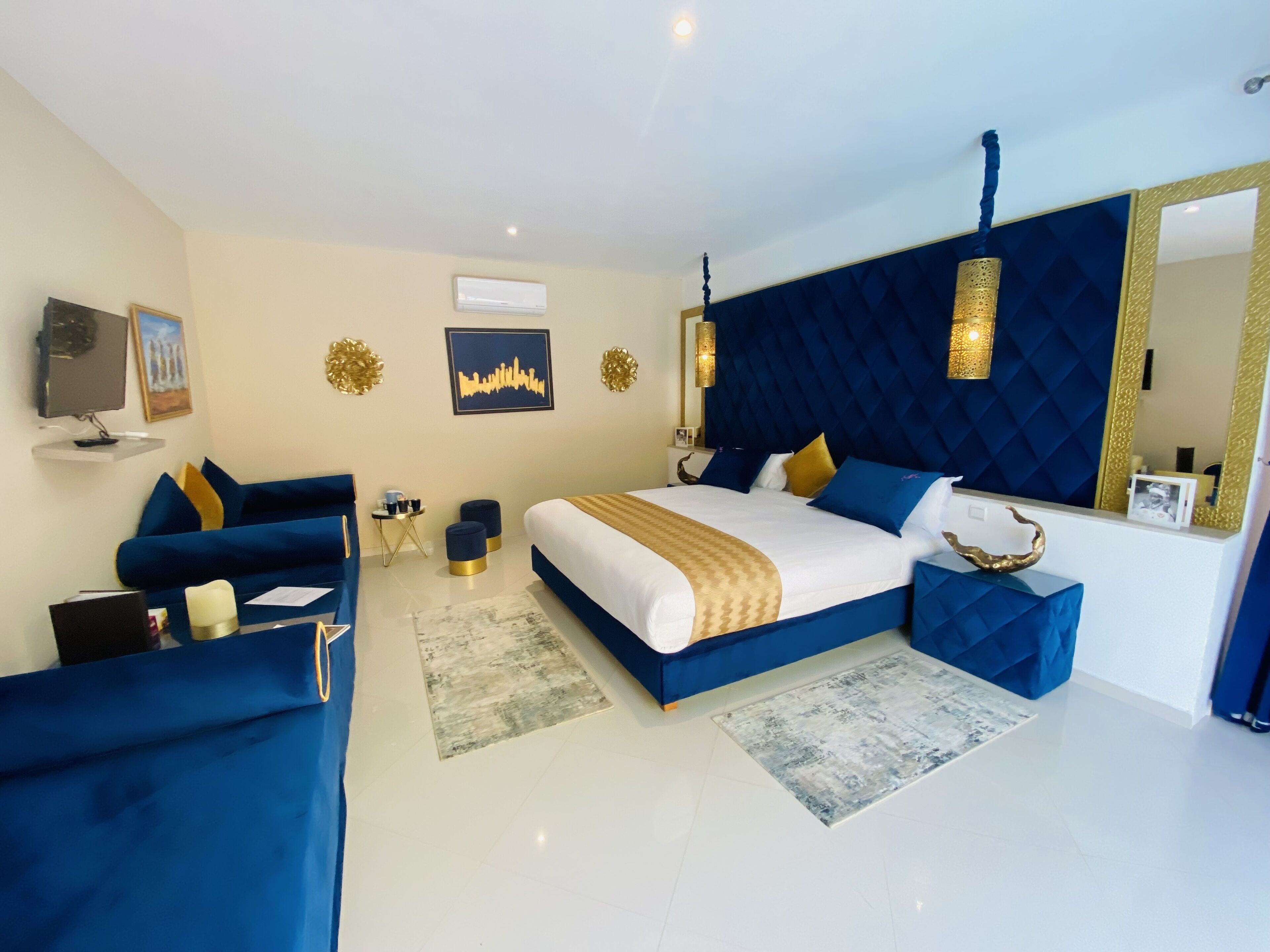 suite Deluxe L'Impériale piscine privée | Egyptian cotton sheets, premium bedding, down comforters