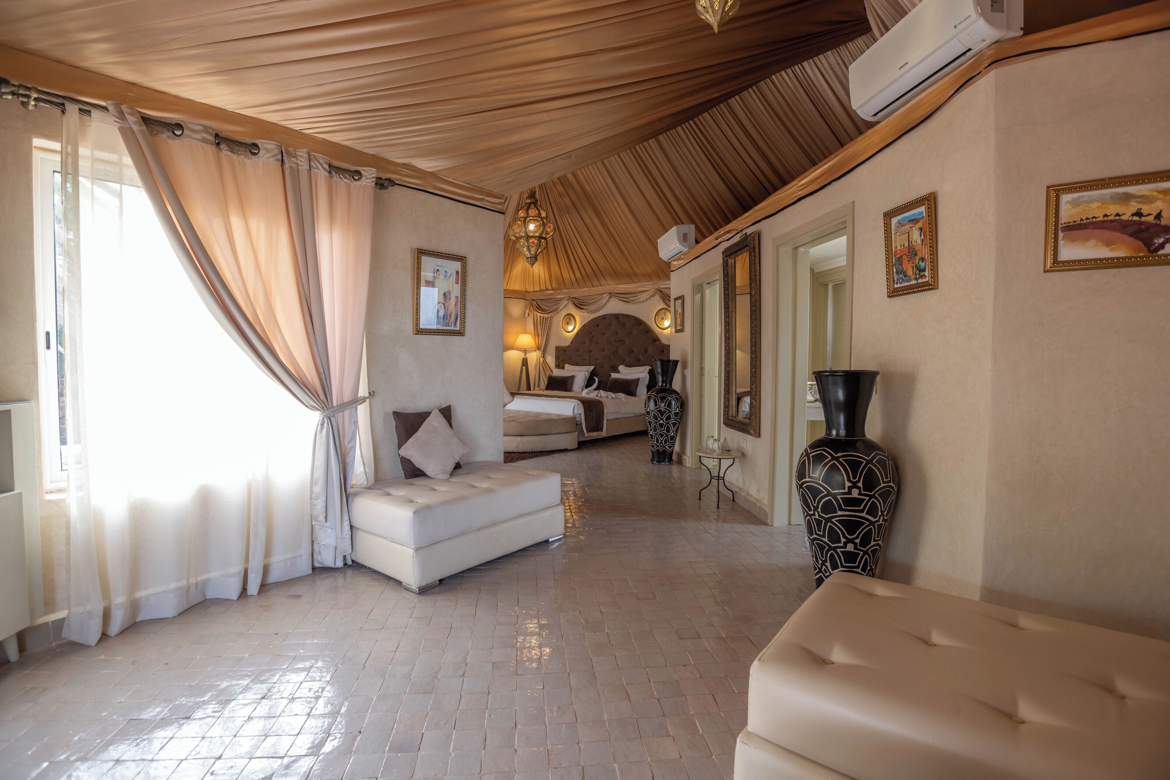 Lodge La Royale | Egyptian cotton sheets, premium bedding, down comforters