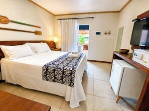 Standard Double Room | Minibar, in-room safe, individually decorated, individually furnished - Pousada Alto da Floresta Noronha by Alto da Ilha (Fernando de Noronha)