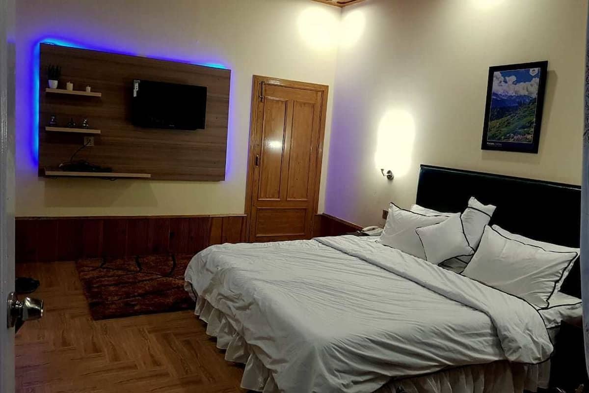 Deluxe kamer | 1 slaapkamer, een kluis op de kamer, verduisterende gordijnen