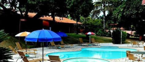 Outdoor pool, pool loungers