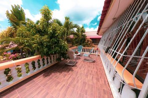 Comfort Apartment | Living area | Flat-screen TV - Residence Tropical Garden (Boca Chica)
