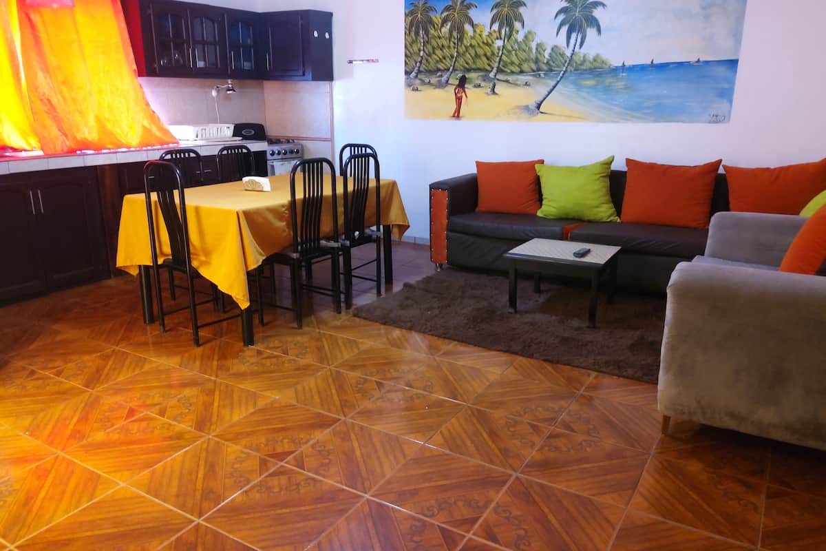 fridge, microwave, griddle, freezer