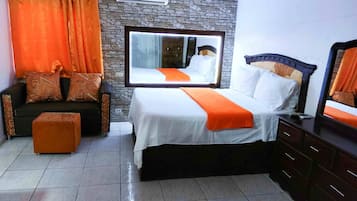 1 bedroom, premium bedding, in-room safe, desk