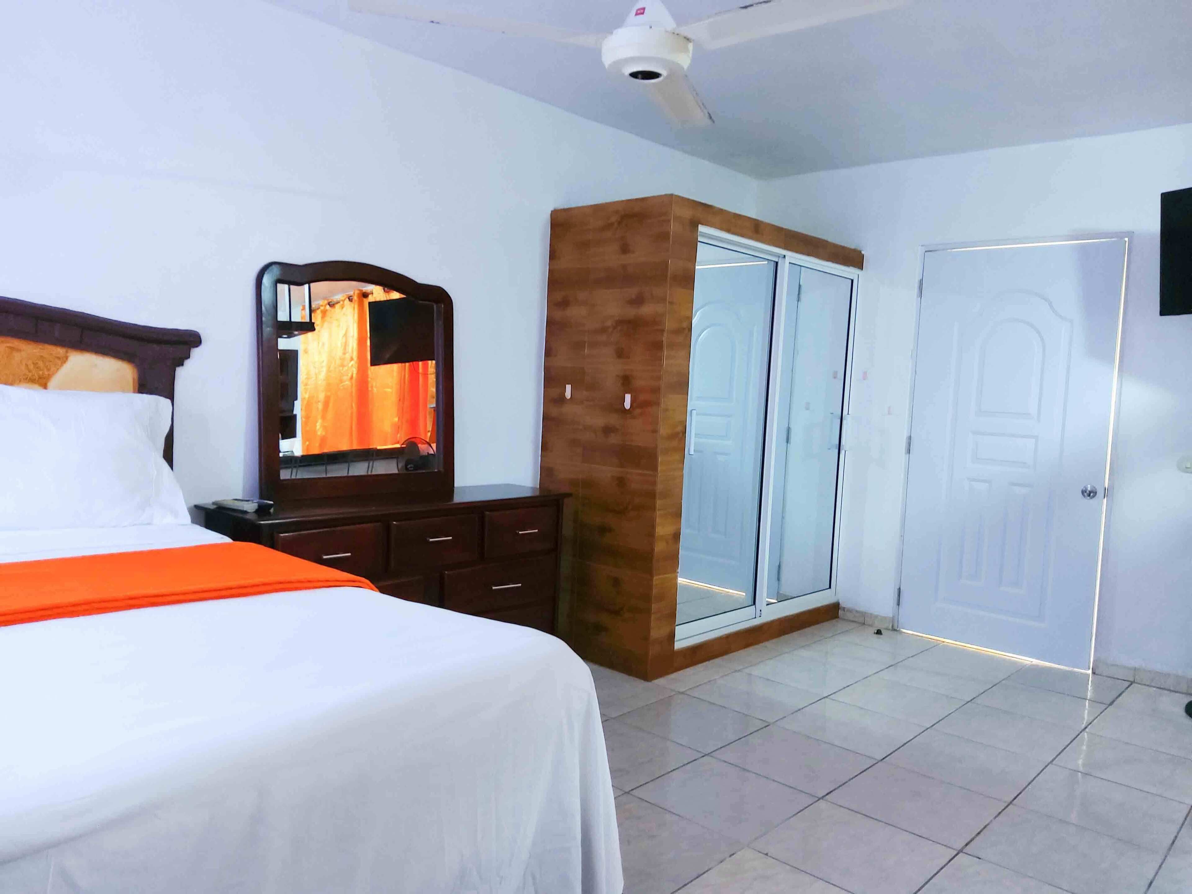 1 bedroom, premium bedding, in-room safe, desk