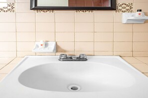 Standard Room | Bathroom sink - Dpas 52 (Mérida)