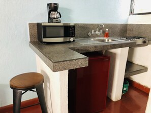 Standard Room | Private kitchen | Fridge, microwave, stovetop, cookware/dishes/utensils - Dpas 52 (Mérida)
