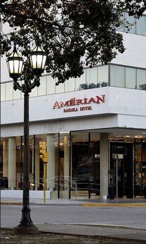 Front of property - Amerian Rafaela Hotel (Rafaela)
