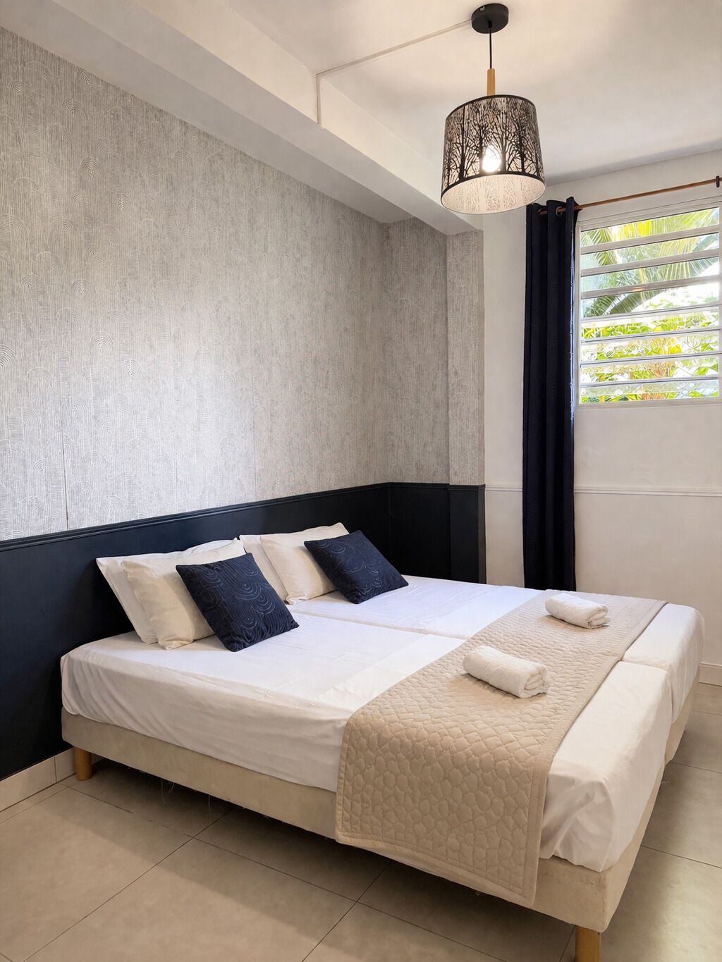 4 Schlafzimmer, Schreibtisch, Reisekinderbett, WLAN