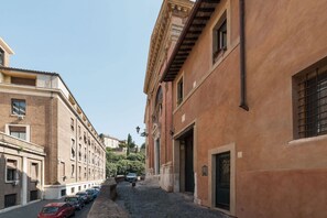 Exterior - Capitol Lovely Duplex with Terrace (Roma)