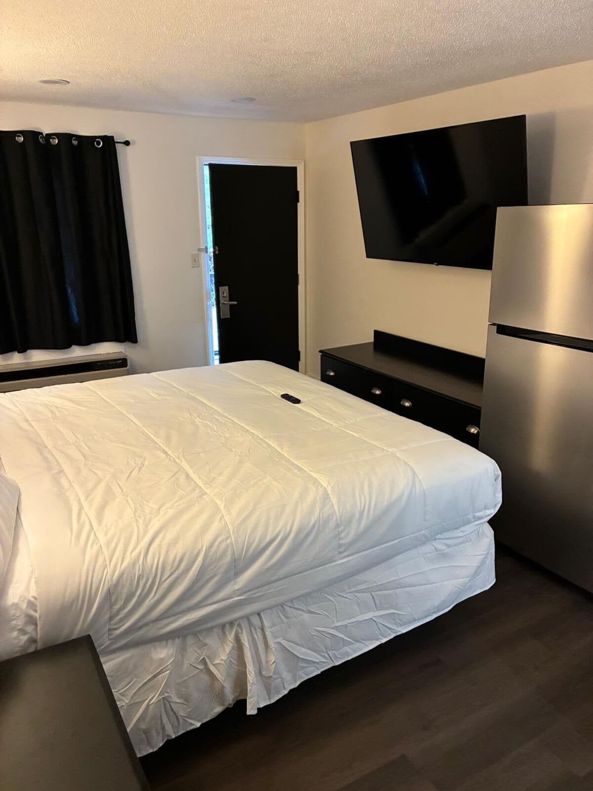 Deluxe Single Room | Individually decorated, individually furnished, desk, laptop workspace