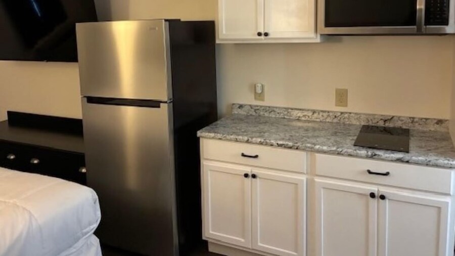 Suite Stay Talladega