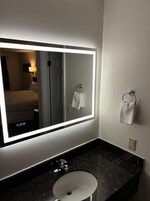 淋浴/盆浴组合、吹风机、毛巾