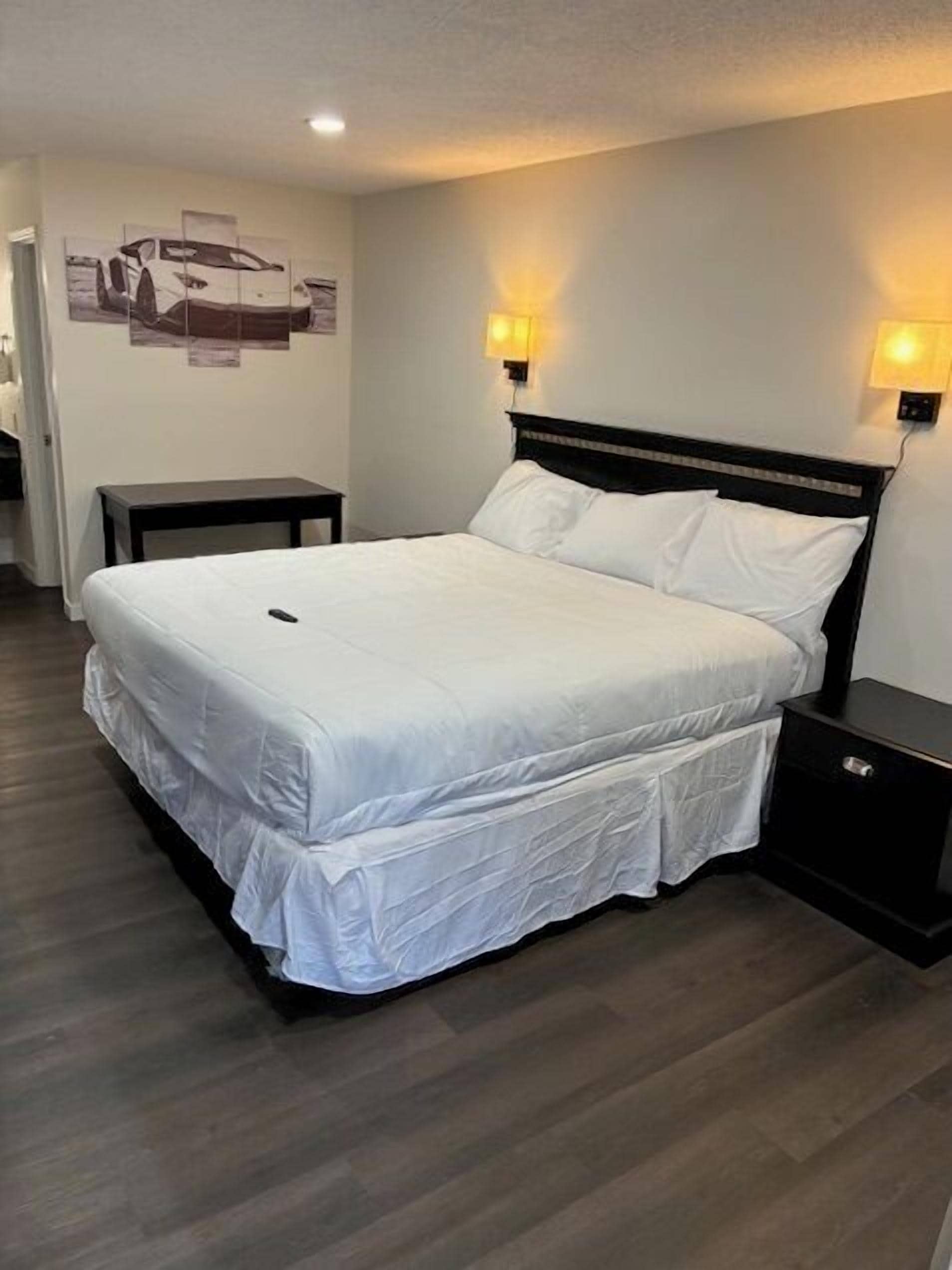 Basic Single Room | Individually decorated, individually furnished, desk, laptop workspace