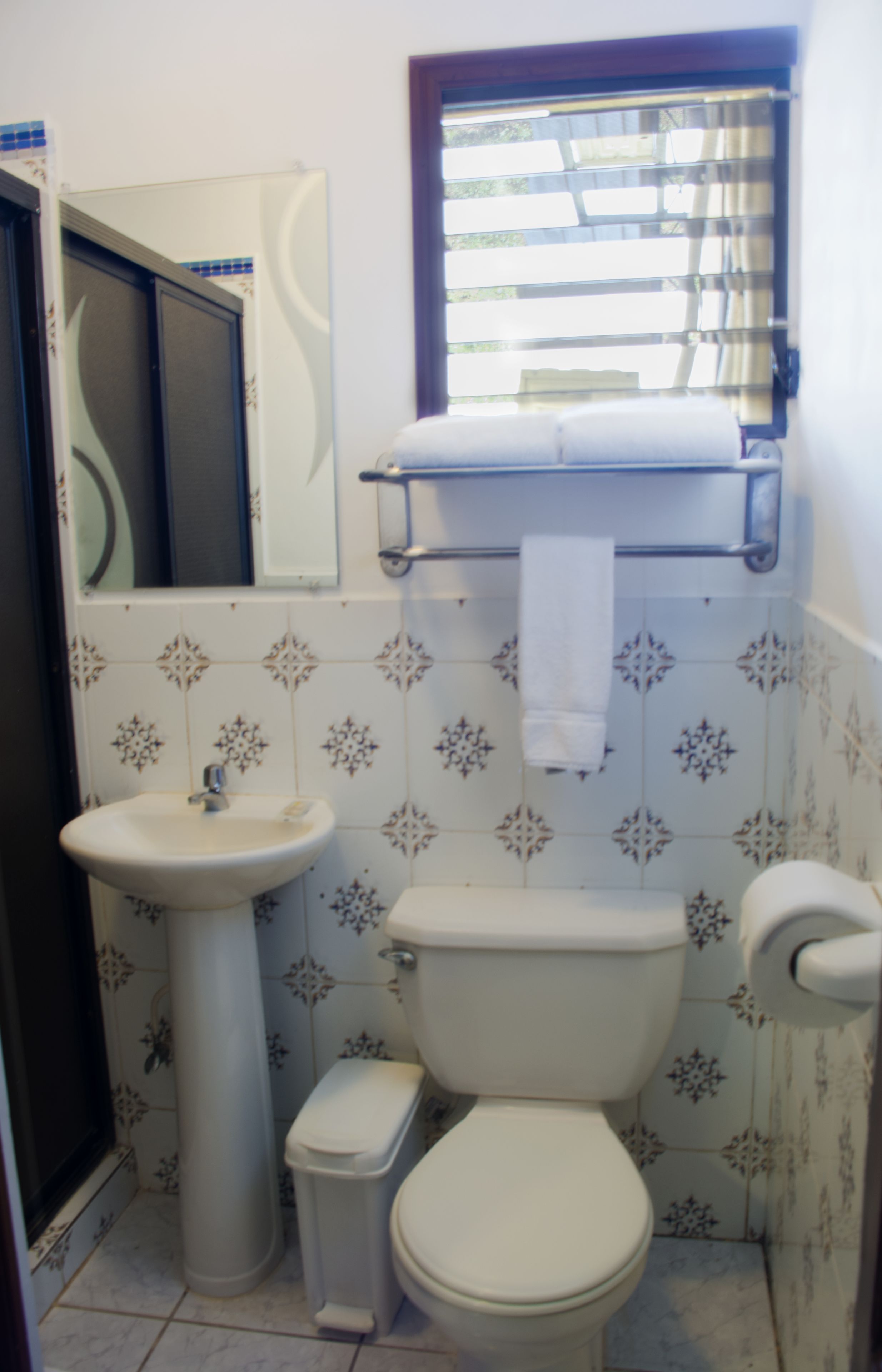 shower, free toiletries, towels, soap