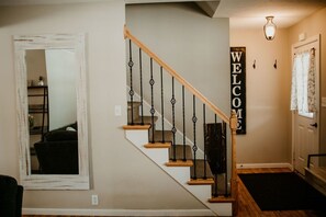 Interior entrance - Michiana Hideaway Retreat (Niles)