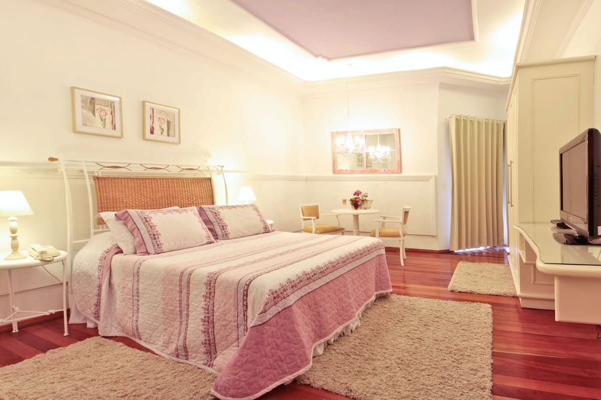 Premium Double Room | Minibar, blackout drapes, free WiFi, bed sheets