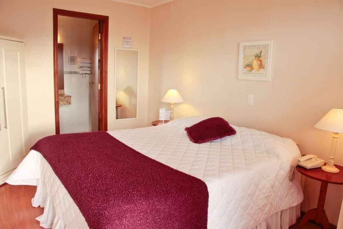 Minibar, blackout drapes, free WiFi, bed sheets