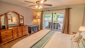 Family House - Adventure in Paradise (Longwood)