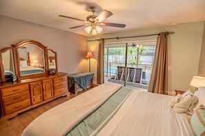 Family House | 3 bedrooms, blackout drapes, iron/ironing board, free WiFi