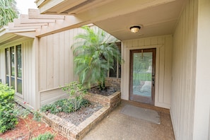 Property entrance - Adventure in Paradise (Longwood)